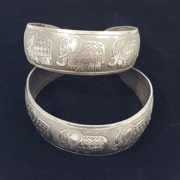 Set of 2 Vintage Elephant Cuff Bangle Bracelets Etched Engraved Boho Silver Tone - Picture 2 of 11